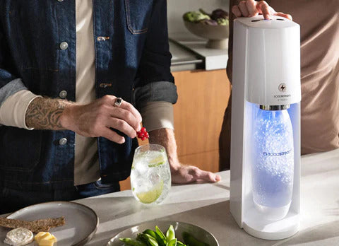 Los beneficios de beber agua con gas
