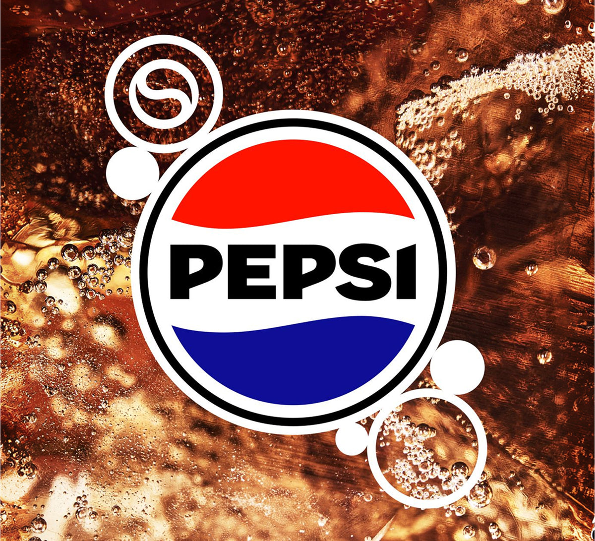 Ingredientes: Agua, colorante (E-150d), aromas (contiene cafeína), acidulantes (E-338, E-330), edulcorantes (acesulfamo K, sucralosa, aspartamo), correctores de acidez (E-331, E-332), estabilizantes (E-414, E-444), conservador (E-211), antiespumante (E-900). Contiene una fuente de fenilalanina